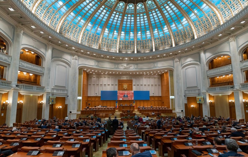 Ordonanța comasării alegerilor trece tacit de Senat, cu zero dezbateri, deși legalitatea ei este contestată la CCR