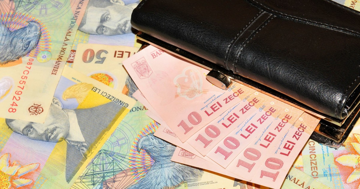 Au uitat să înregistreze contractele și s-au ales cu o amendă de 40.000 de lei