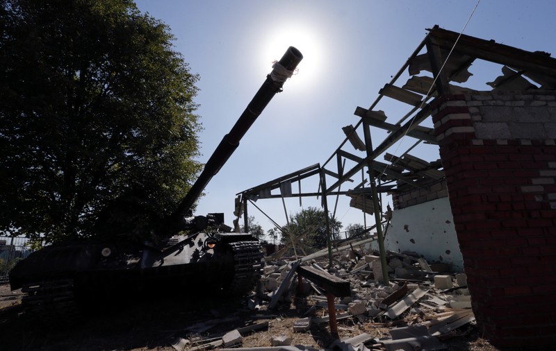 O femeie A FOST UCISĂ, în timpul atacurilor din portul Mariupol, după SEMNAREA ACORDULUI de încetare A FOCULUI, în estul Ucrainei