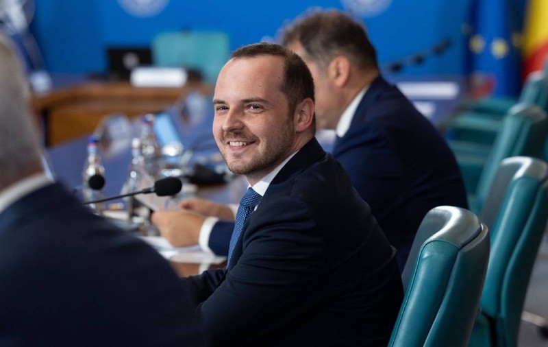 Rogobete, despre mâncarea din spitale: „Voi sta la masă cu managerul spitalului şi vom mânca amândoi din acea porţie pe care o servesc pacienţilor”
