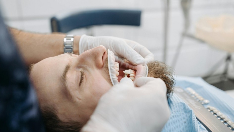 Foto: implant dentar DentalMed