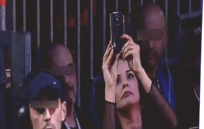 Andreea Marin A FĂCUT POZE CU TELEFONUL, DIN CULISE, la ZU Music Awards