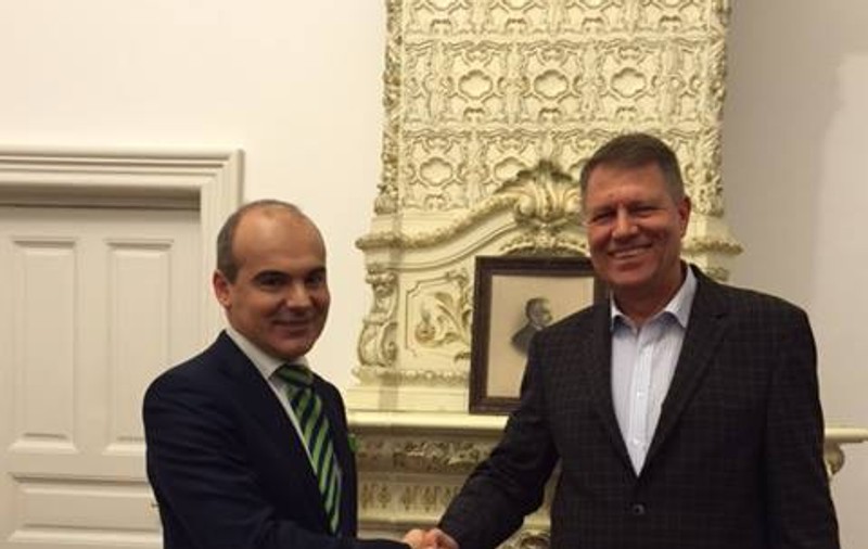 Jurnalistul Rareș BOGDAN ARUNCĂ BOMBA: Iată de ce și-a recunoscut PONTA înfrângerea!