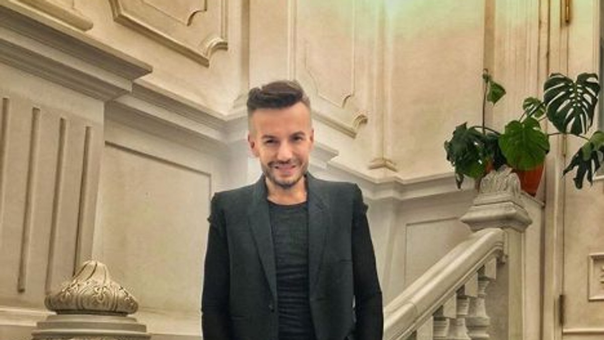 Răzvan Ciobanu a ajuns pe mâna medicului de dragul frumuseții. "Sunt fratele mai mic al lui Frankenstein"