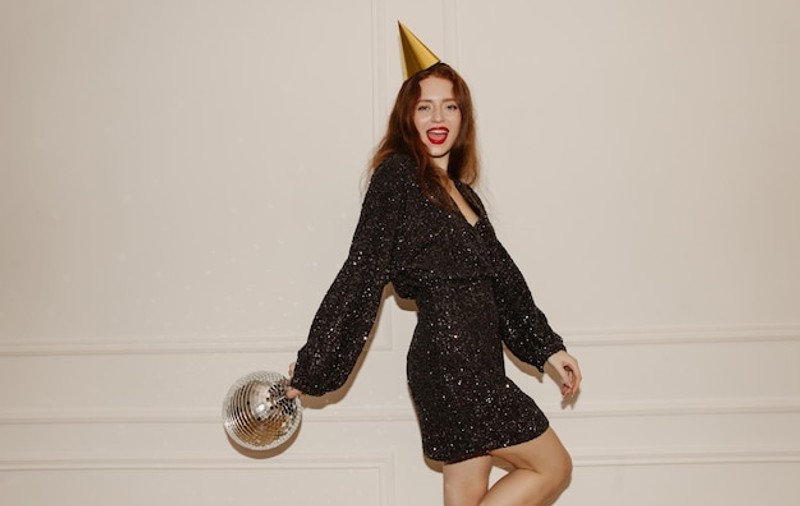 Glamour și eleganță: cele mai frumoase rochii pentru seara de Revelion