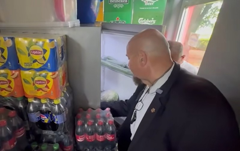 Șapte cluburi din Vama Veche și Costinești, închise de ANPC: funcționau fără autorizație și depozitau mâncarea pe jos