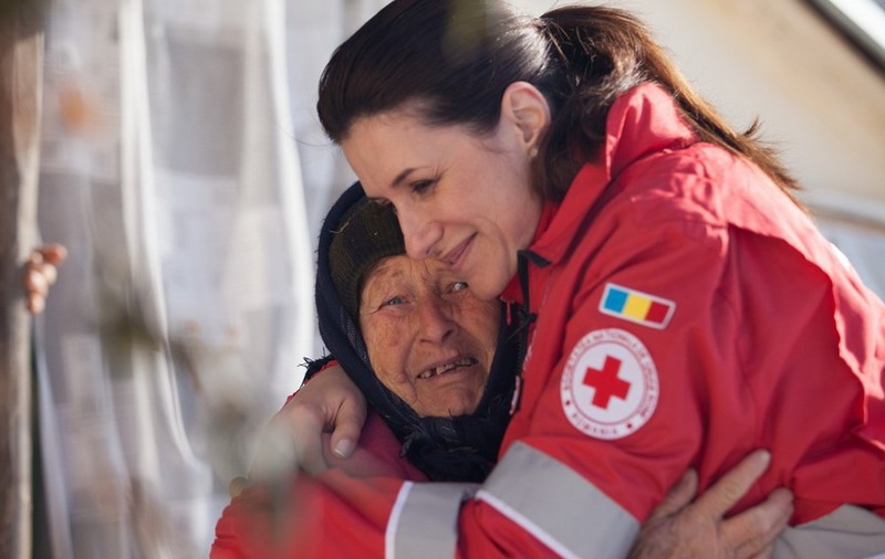 IULIANA TUDOR A FĂCUT UN GEST EMOŢIONANT PENTRU SINISTRAŢII DIN VRANCEA! FOTO