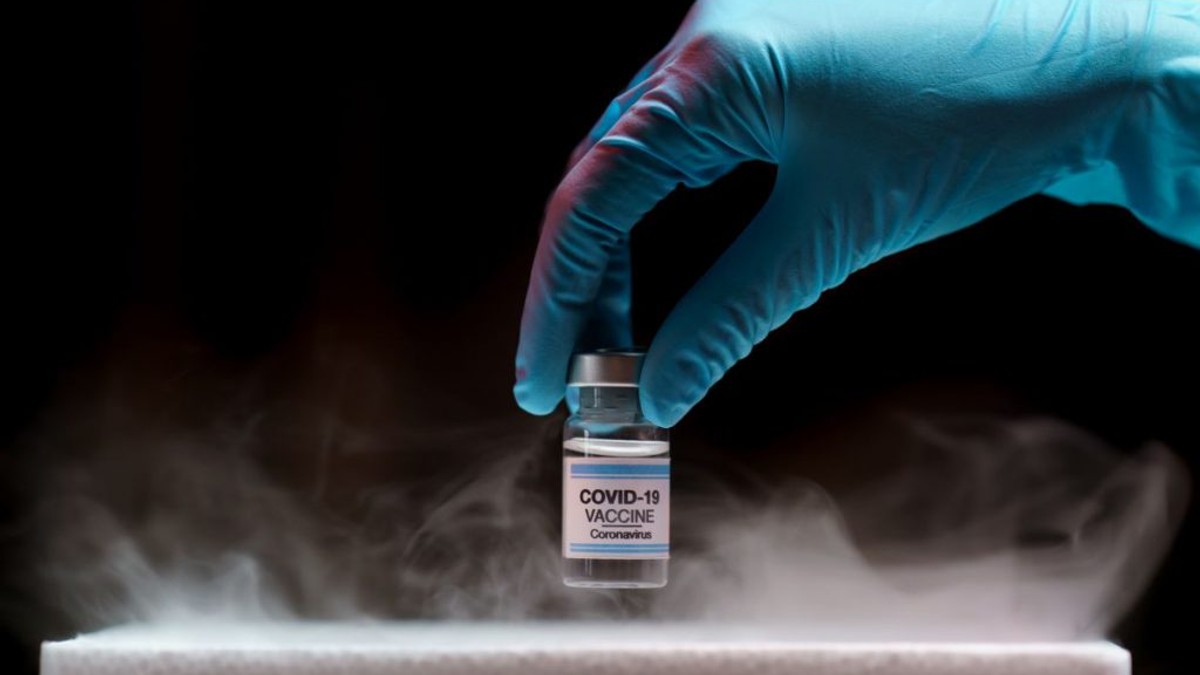 În perioada următoare, în România vor fi disponibile două vaccinuri împotriva COVID-19: Pfizer BioNTech și Moderna