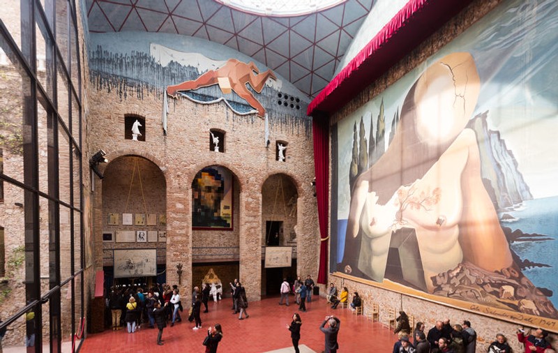 Cine a fost Salvador Dalí- excentricul pictor suprarealist spaniol și cum a devenit vedetă mondială