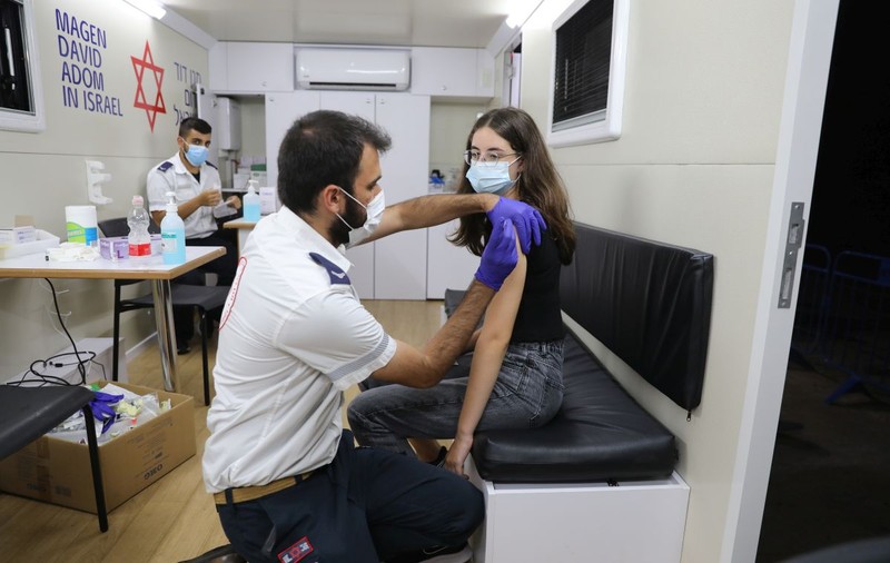 Elevii din Israel vor fi vaccinați anti-COVID în timpul orelor de curs, cu acordul părinților