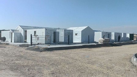 RAFAH, EGYPT - OCTOBER 31: A view of a field hospital being built for the injured Palestinians at the closest border gate, Sheikh Zuweid residential area in Rafah, Egypt on October 31, 2023. Stringer / Anadolu,Image: 818320707, License: Rights-managed, Restrictions: , Model Release: no
