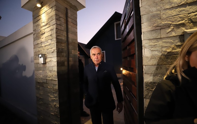 „Se clatină, deci, și România?”. După ce Călin Georgescu a câștigat primul tur al alegerilor prezidențiale, presa germană se întreabă ce se mai poate face