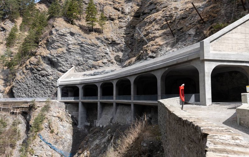 Țara din Europa care și-a construit o „lume” sub pământ: are peste 1.400 de tuneluri și 370.000 de buncăre și poate adăposti peste 9 milioane de oameni