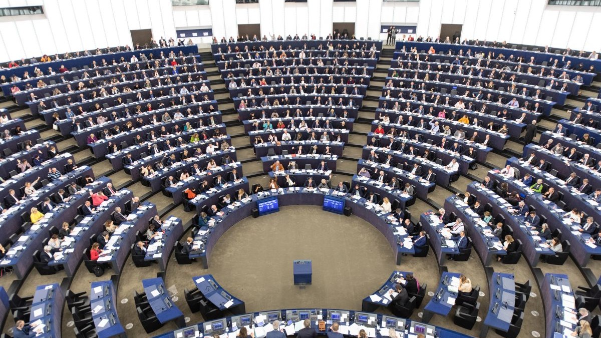 raport care cere aderarea de urgență a României şi Bulgariei în spaţiul Schengen