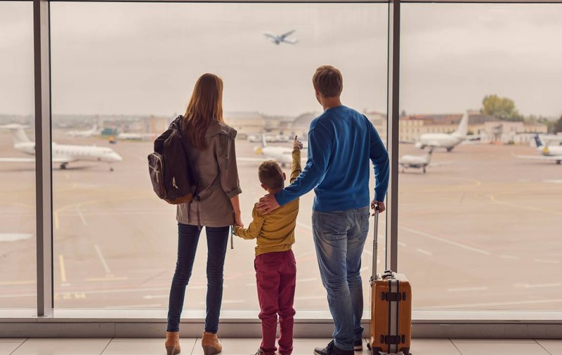 Compania aeriană care introduce reduceri de 50% din România către diferite destinații din Europa. Oferta, valabilă în perioada 4-7 aprilie 2025