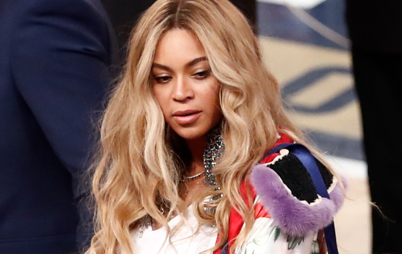 Beyonce vrea să nască acasă. A cheltuit un milion de dolari pentru asta