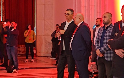 Victor Ponta, apariție-surpriză la evenimentul unde PSD decide dacă îi retrage sprijinul politic lui Ilie Bolojan. De ce a venit