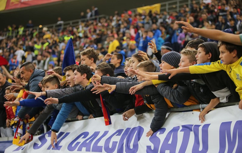 Presa străină despre copiii de pe Arena Națională: ”O atmosferă haotică deja din timpul încălzirii”