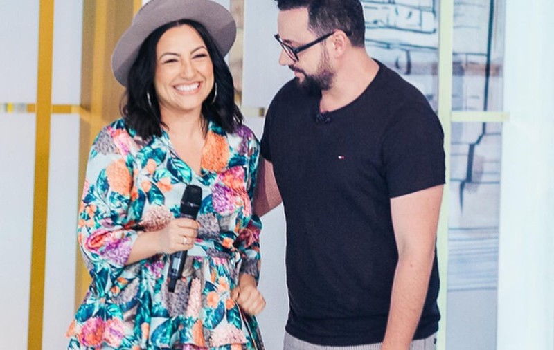 Andra și Cătălin Măruță, sărut pasional pe platourile de televiziune. "Cam ca la prima întâlnire" | FOTO