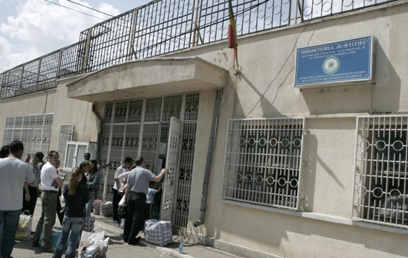 UPDATE / Cazul Rahova: Patru angajaţi, arestaţi preventiv pentru violenţă împotriva deţinuţilor