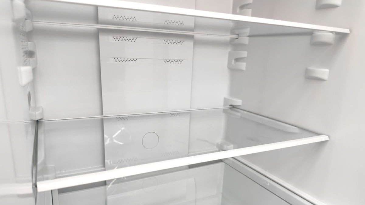 De ce se adună apă în frigider - cauze și rezolvare rapidă. Sursă foto: Shutterstock
