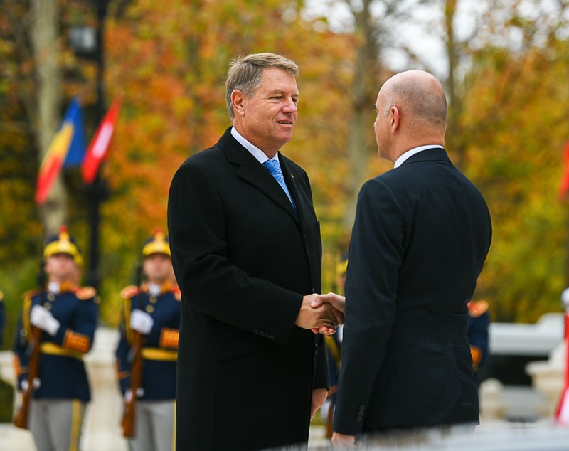 FOTO. Cetăţenii români nu vor mai avea restricţii pe piaţa muncii din Elveţia, începând cu 2019. Anunţul lui Klaus Iohannis
