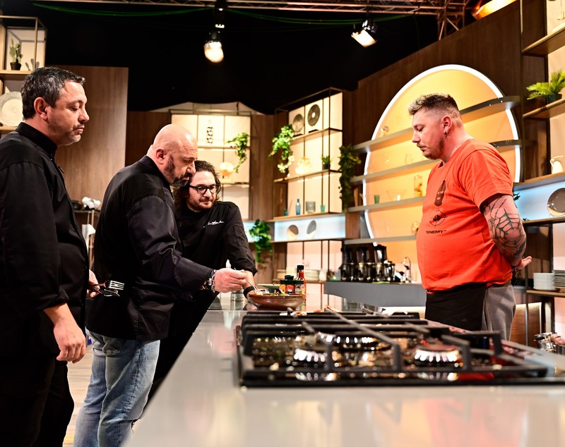 Nosfe și soția lui, Mădălina Crețan, au participat la "Chefi la cuțite" sezonul 10. Imaginile vor fi difuzate în această seară, la o zi de la moartea artistului