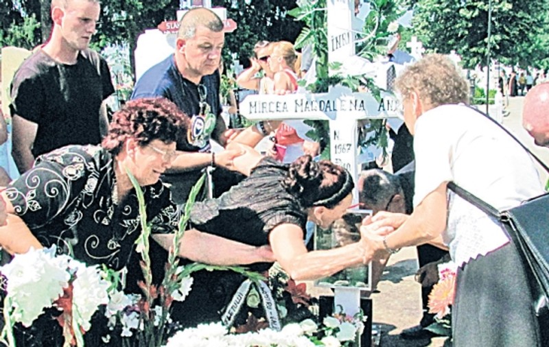 Mama Mădălinei Manole: «Iubirea mea, nu ți-a făcut statuie de aur?»