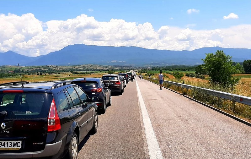 MAE cere Greciei soluții pentru zecile de turiști români blocați cu orele la granița de la Kulata
