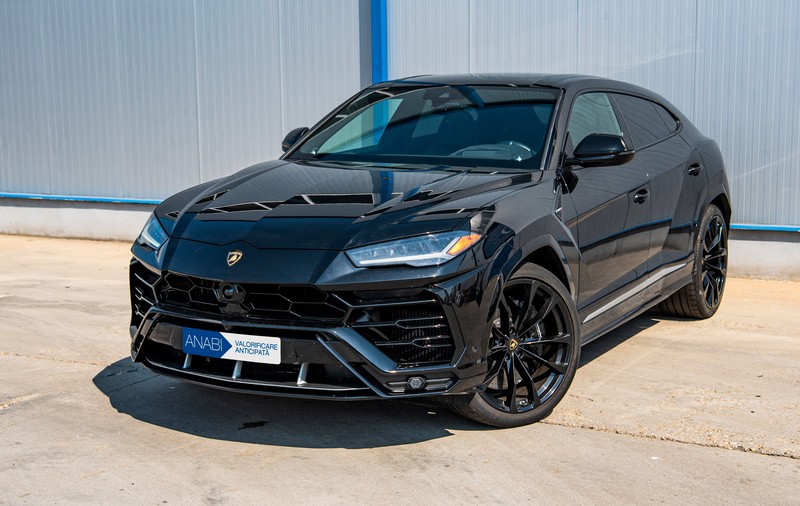 Statul vinde la licitație mașini de lux confiscate: un Lamborghini Urus, un G Class, un BMW M850 și un Lamborghini Huracan