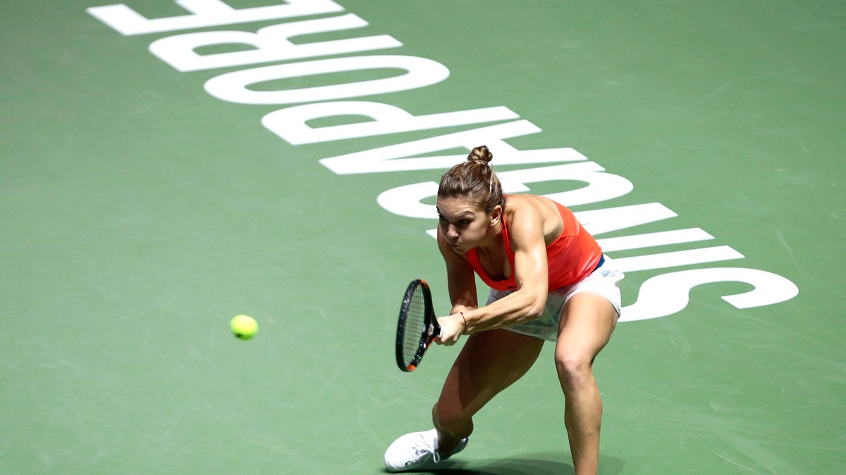 Simona Halep a jucat mult din spatele terenului