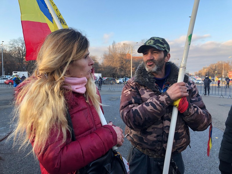 Doi protestatari, Georgeta și Viorel