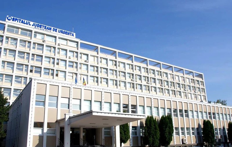 Pacienți evacuați din unitatea mobilă ATI de la Suceava, după ce unui medic i s-a părut că miroase a fum