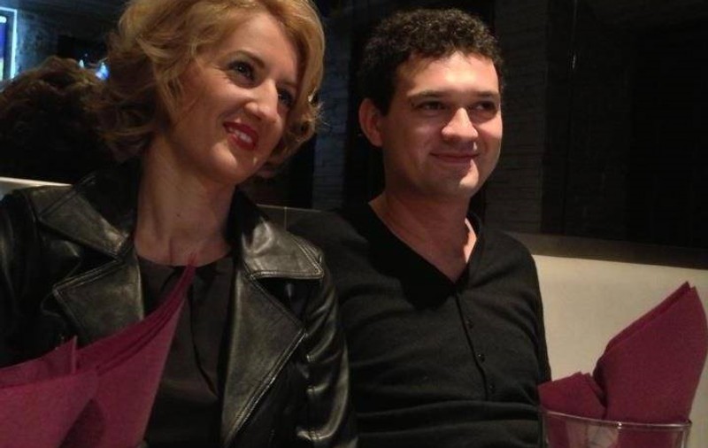Românii care au murit în atentatele de la Paris au fost înmormântați sâmbătă. CE SE ÎNTÂMPLĂ cu copiii lor
