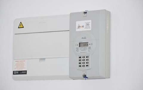 Factura la electricitate ar putea crește cu 74 de lei lunar la 200 kWh, în scenariul central pentru ofertele noi