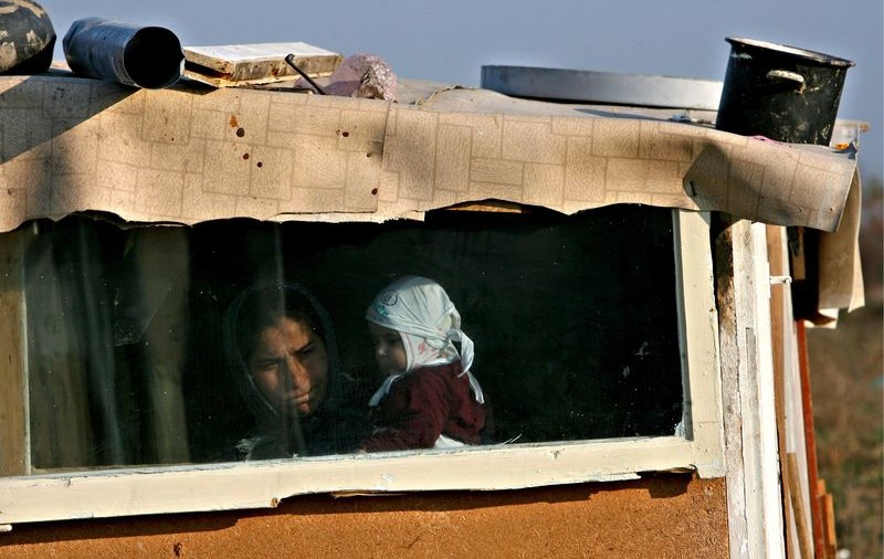 Peste 100 de ţigani români, evacuaţi de poliţia franceză