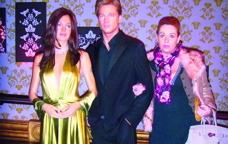 Oana Roman s-a pozat cu Angelina Jolie şi cu Brad Pitt