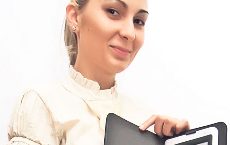 Am testat cartea electronică inventată de români