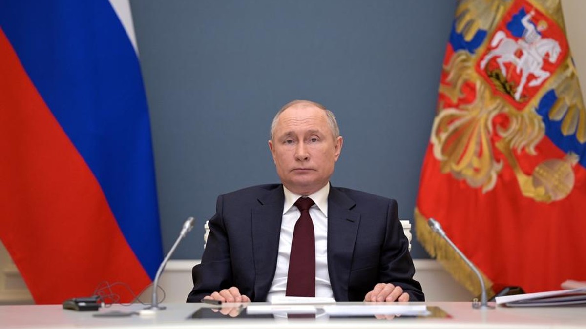 Personalul ambasadelor țărilor „neprietenoase” va fi limitat în Rusia. Legea, semnată de Vladimir Putin