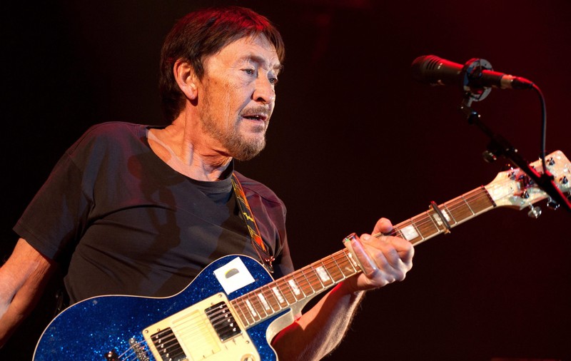 Cântărețul Chris Rea s-a prăbușit pe scenă în timpul unui concert