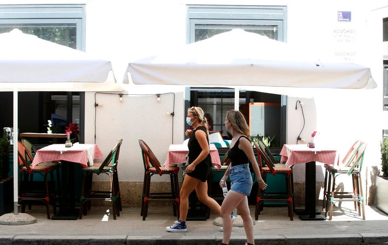 „Nu vom supraviețui”. Proprietarii de restaurante din SUA se tem că varianta Delta îi va ruina