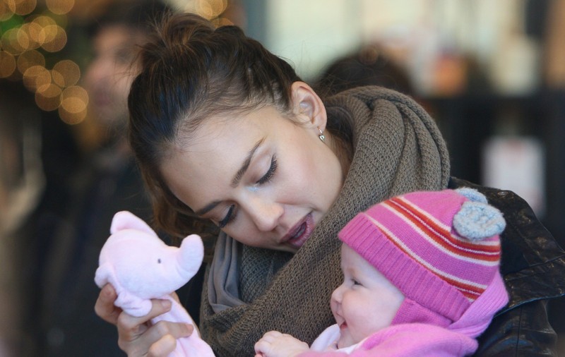 Iată ce minune de fetiţă are Jessica Alba | FOTO