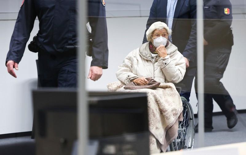 Fostă secretară a unui lagăr de concentrare nazist, găsită vinovată pentru complicitate la 10.500 de crime