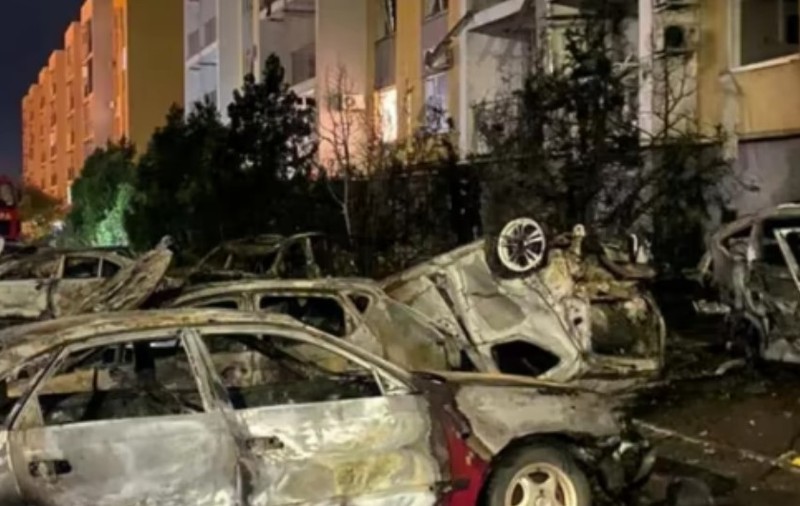 Rușii bombardează puternic Odesa și se apropie de un oraș-cheie pe linia frontului: două blocuri de locuințe distruse și un civil ucis