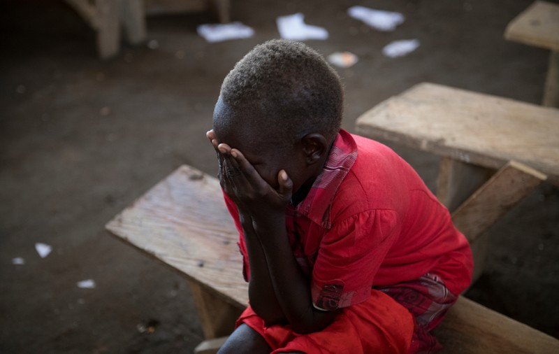 „Nu-mi permit să salvez ambii copii”: o mamă s-a trezit în fața unei alegeri imposibile, din cauza războiului din Sudan