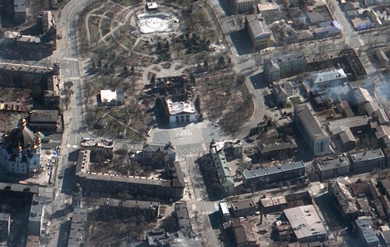 O nouă imagine din satelit arată dezastrul provocat de atacul asupra teatrului din Mariupol