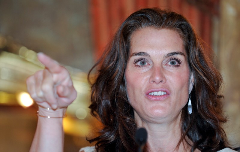 Actrița Brooke Shields a pozat în lenjerie intimă la 52 de ani | FOTO ÎN ARTICOL