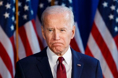 epa08110788 Democratic presidential candidate and former US Vice President Joe Biden makes a foriegn policy statement related to the Trump administration's recent action against Iran in New York, New York, USA, 07 January 2020. EPA-EFE/JUSTIN LANE
