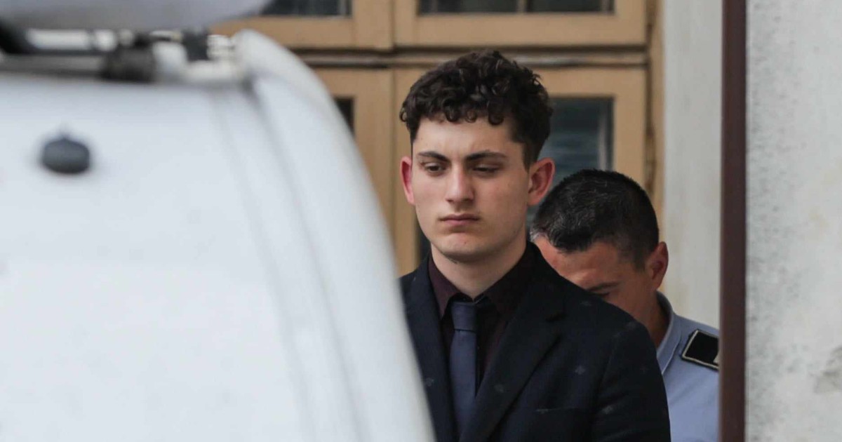 Vlad Pascu, adus din penitenciar la un termen al procesului în care este judecat pentru ucidere din culpă FOTO Vlad Chirea