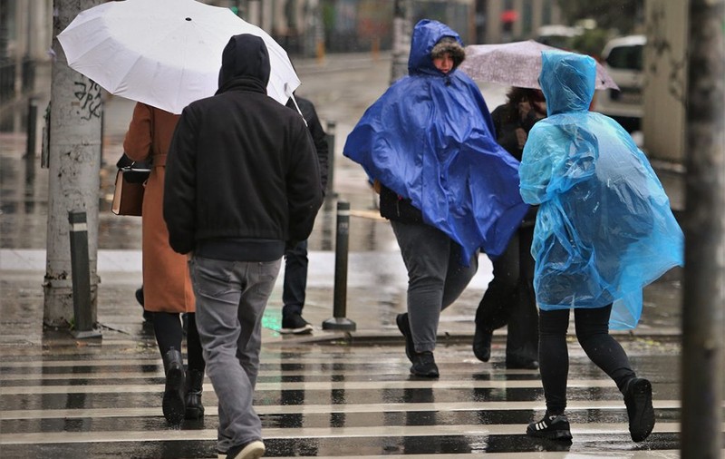 Cod roșu de ploi torențiale, emis de meteorologi pentru județul Caraș-Severin